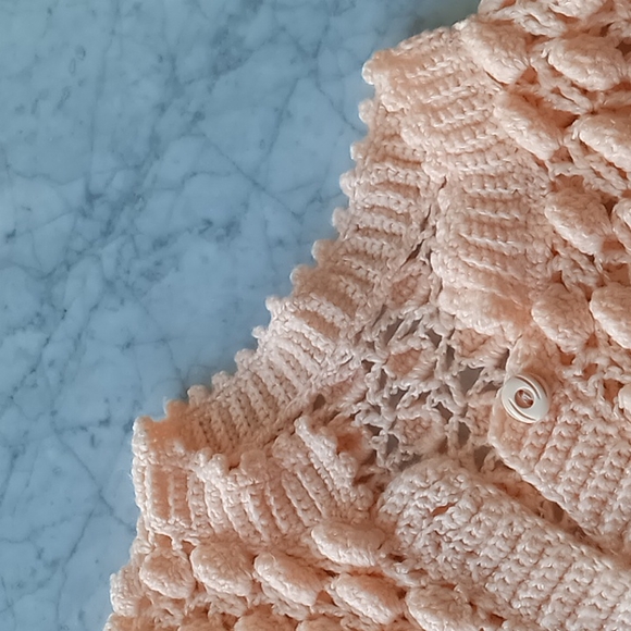 🌼 Vintage cardigan in pastel peach/creamsicle - Picture 3 of 4